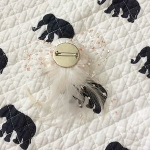Accessories - Brooch Accessories - Brooch